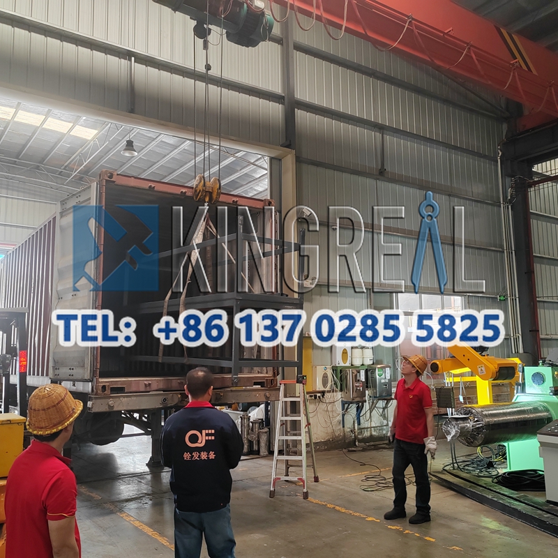 Máquina de corte de bobina enviada para Itália